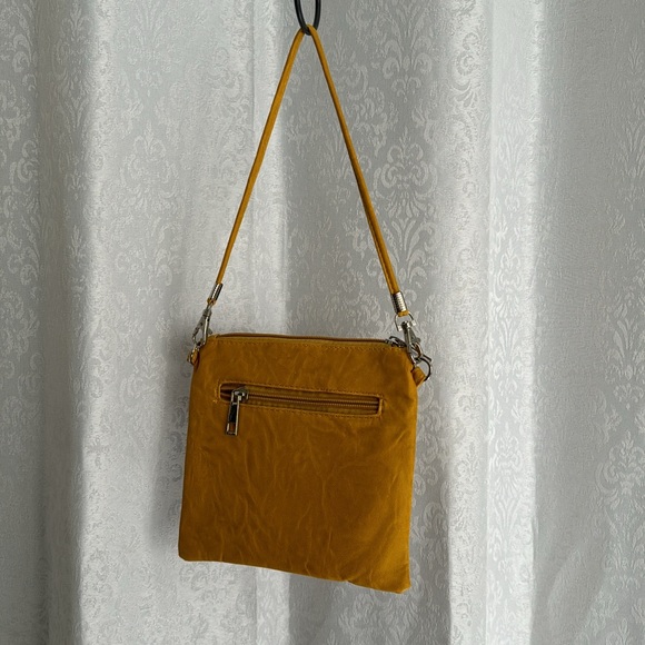 MUSTARD YELLOW LEATHER CROSSBODY BAG - Picture 2 of 6